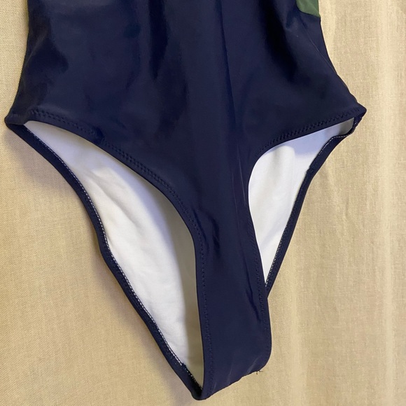 Cupshe Triple Color Block V-neck One Piece Swimsuit Cross Back Size Small - Picture 4 of 11